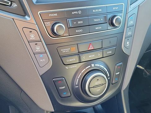 Used 2018 Hyundai Santa Fe SE FWD image 24
