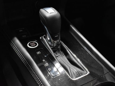 Used 2023 Nissan Kicks SR w/ SR Premium Package image 16