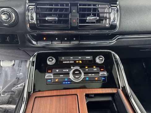 Used 2021 Lincoln Navigator Reserve AWD/4WD image 10