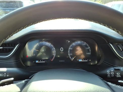 Used 2023 Jeep Grand Cherokee L Limited w/ Black Appearance Package image 17