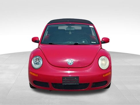 Used 2009 Volkswagen Beetle S FWD image 2
