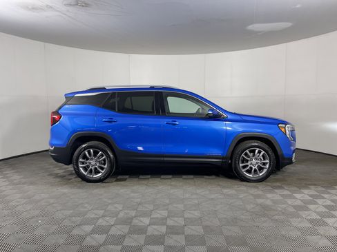 Used 2024 GMC Terrain SLT image 5