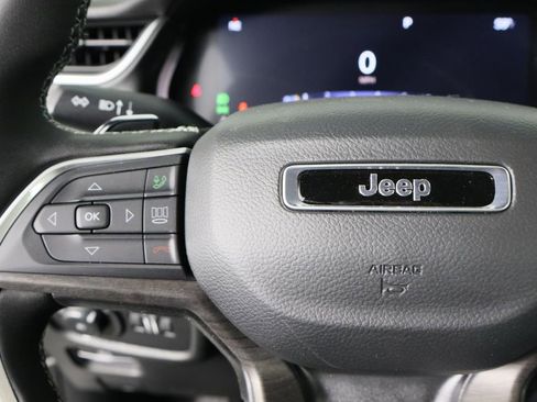 New 2025 Jeep Grand Cherokee Limited image 8