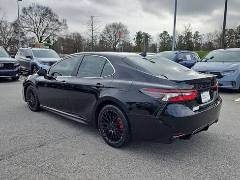 Used 2023 Toyota Camry SE image 4
