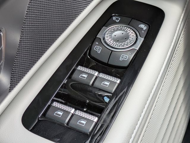 New 2026 Lincoln Nautilus Premier AWD/4WD image 24