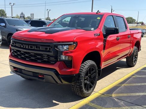 New 2026 Chevrolet Silverado 1500 Custom Trail Boss w/ LPO, Dark Essentials Package AWD/4WD image 9
