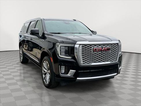 Used 2023 GMC Yukon XL Denali w/ Advanced Technology Package AWD/4WD image 1