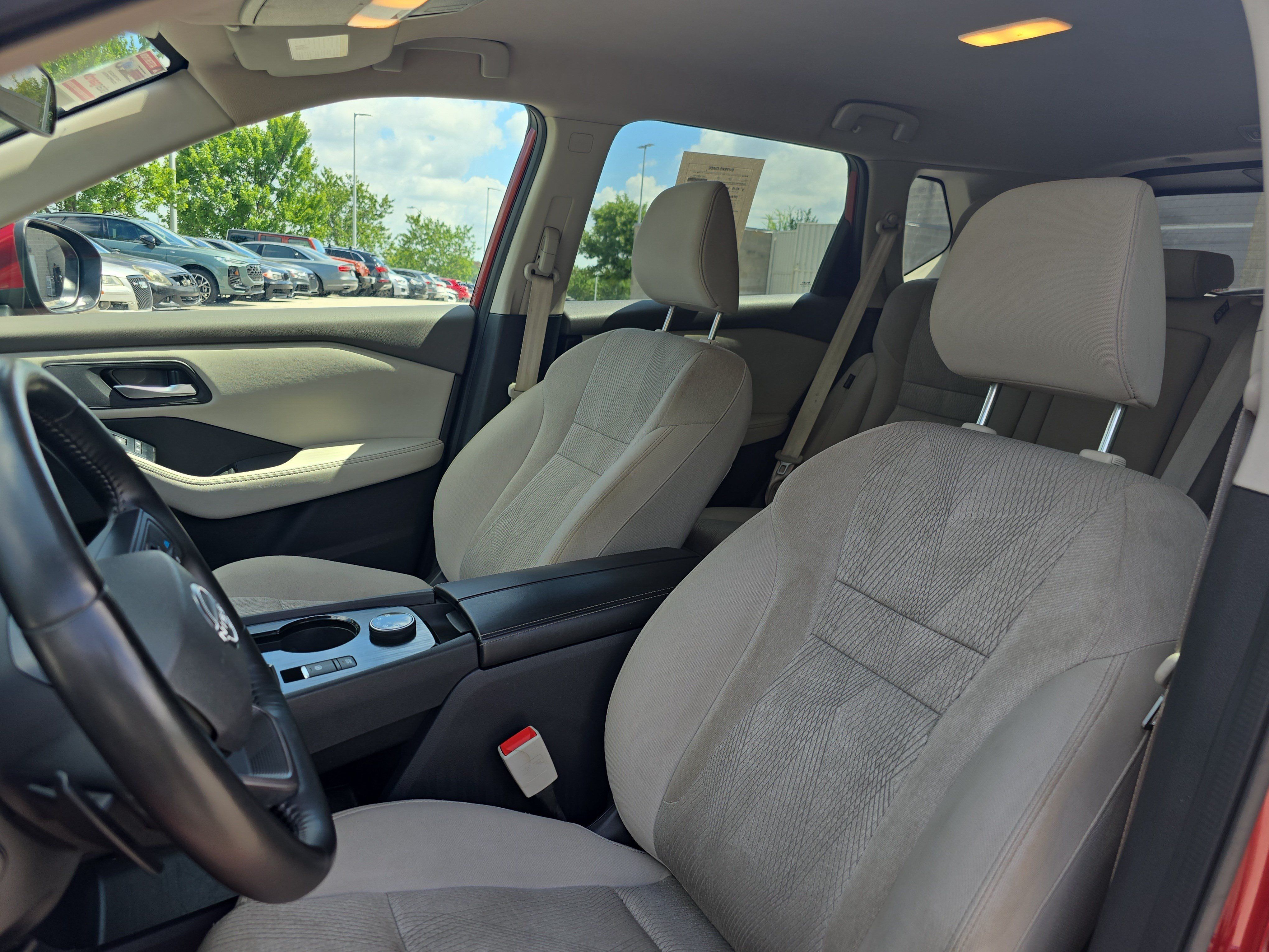 Used 2025 Nissan Rogue SV AWD/4WD image 14