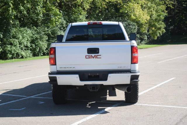 Used 2019 GMC Sierra 2500 Denali w/ Duramax Plus Package AWD/4WD image 23