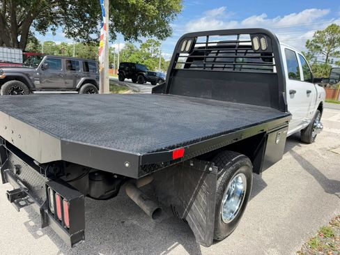 Used 2022 RAM 3500 Tradesman w/ Chrome Appearance Group AWD/4WD image 7