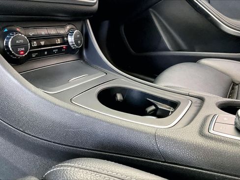 Used 2019 Mercedes-Benz CLA 250 image 16