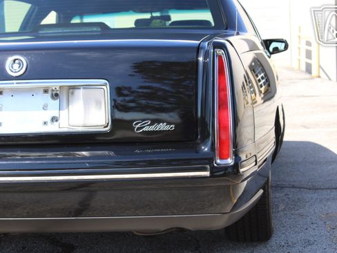 Used 1999 Cadillac De Ville Concours image 40