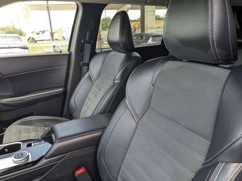 Used 2025 Mitsubishi Outlander SE AWD/4WD image 13