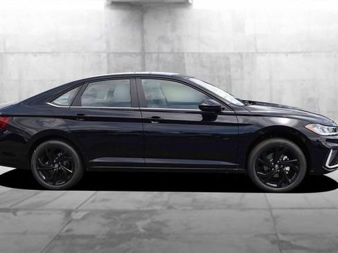 New 2026 Volkswagen Jetta SE FWD image 5