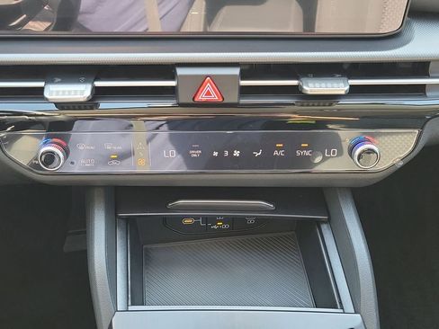 New 2026 Kia Sportage LX FWD image 31