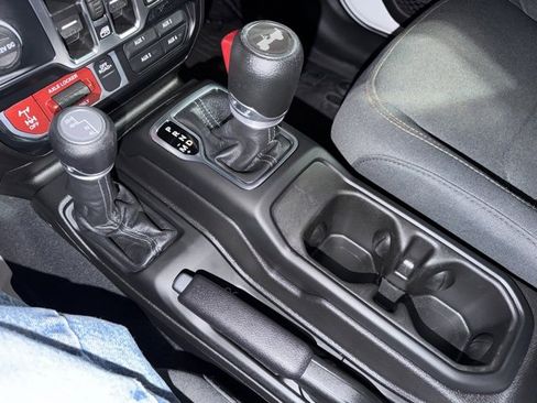 Used 2024 Jeep Wrangler Willys image 28