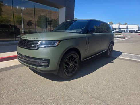 Used 2025 Land Rover Range Rover Long Wheelbase SE AWD/4WD image 1