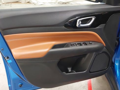 Used 2024 Jeep Compass Limited image 24