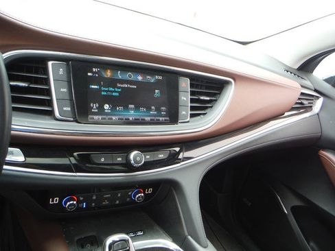 Used 2019 Buick Enclave Avenir w/ Avenir Technology Package AWD/4WD image 22