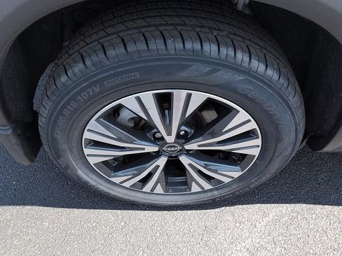 Used 2023 Nissan Rogue SV w/ SV Premium B Package FWD image 9