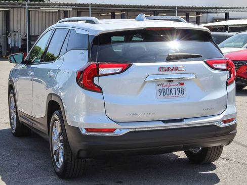 Used 2022 GMC Terrain SLT image 6