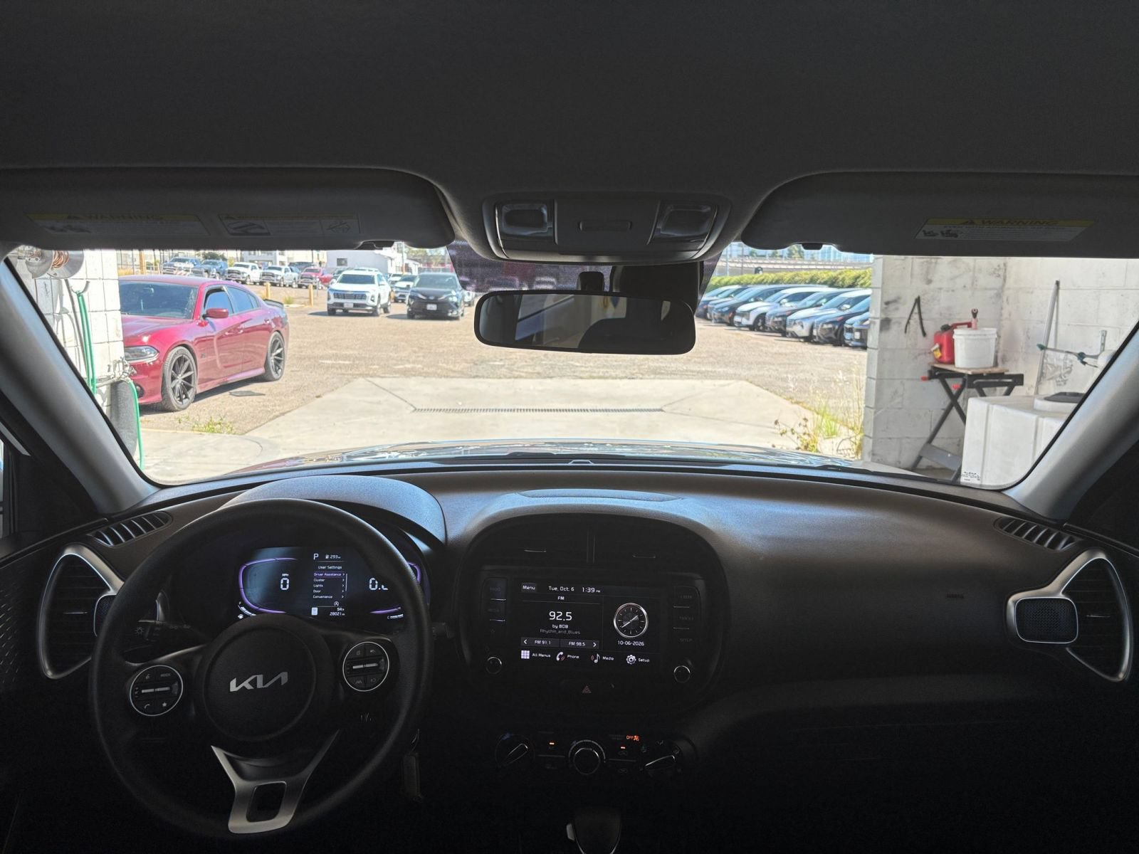 Used 2025 Kia Soul LX w/ LX Technology Package FWD image 30
