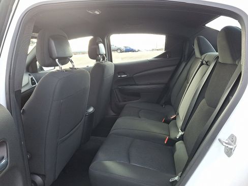 Used 2013 Dodge Avenger SE image 12