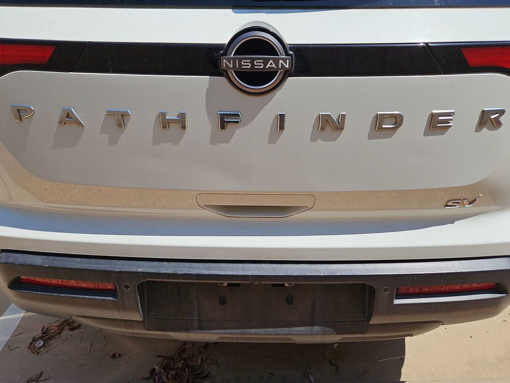 Used 2022 Nissan Pathfinder SV FWD image 9