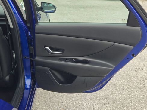 Used 2024 Hyundai Elantra Limited FWD image 10