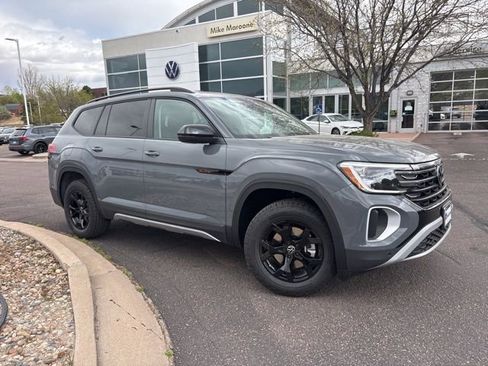 New 2026 Volkswagen Atlas Peak Edition AWD/4WD image 1