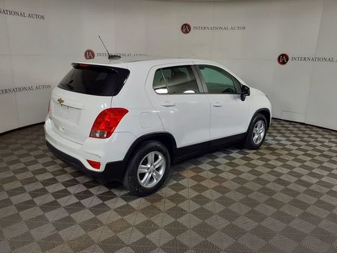 Used 2020 Chevrolet Trax LS w/ Tint and Cruise Package FWD image 5