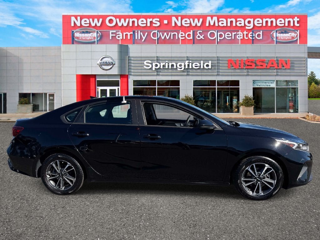 Used 2024 Kia Forte LXS FWD image 4