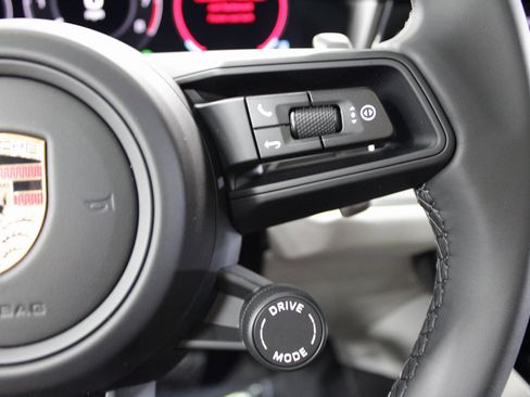 New 2026 Porsche Cayenne image 28