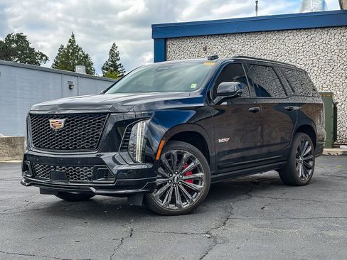 Certified 2026 Cadillac Escalade V AWD/4WD image 1