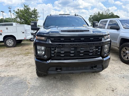 Used 2022 Chevrolet Silverado 2500 Custom w/ Custom Value Package AWD/4WD image 2