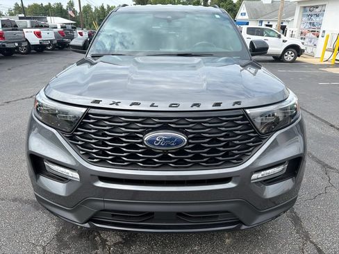 Used 2023 Ford Explorer ST-Line AWD/4WD image 3