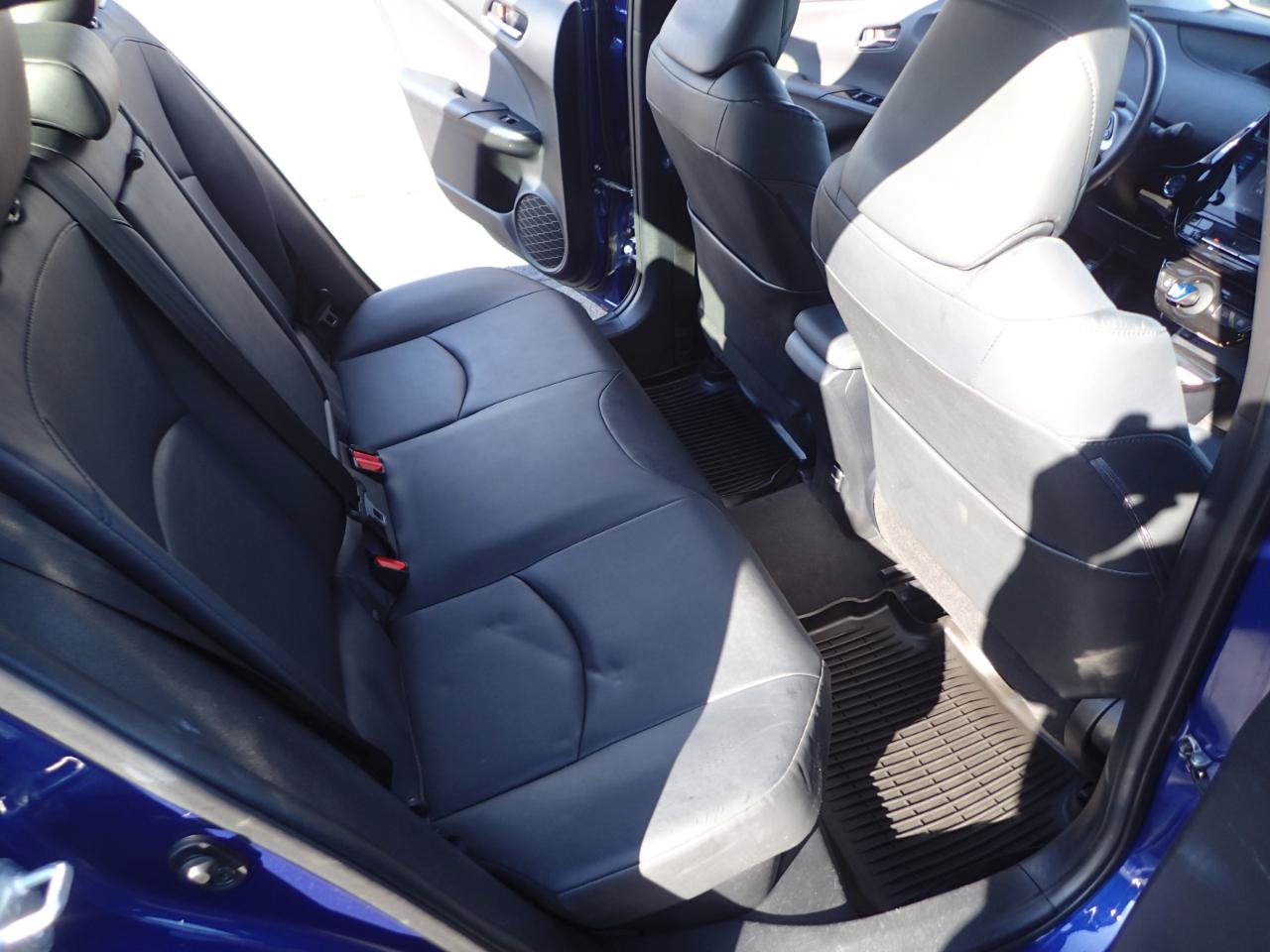 Used 2016 Toyota Prius Four FWD image 12