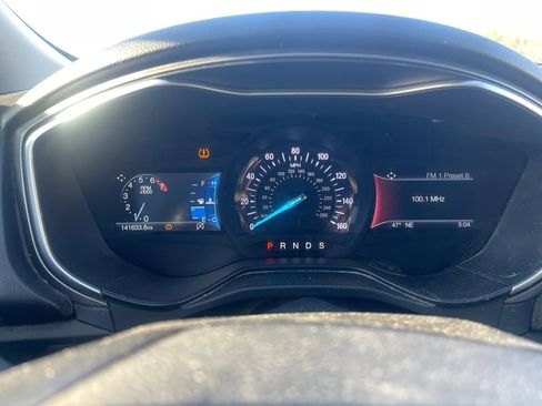 Used 2019 Ford Fusion SE w/ Equipment Group 151A FWD image 10
