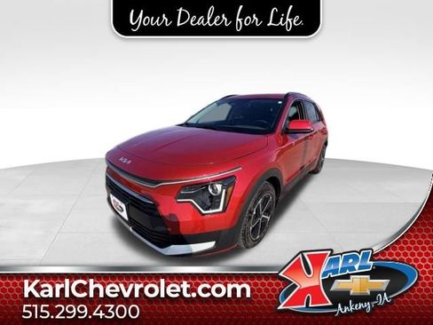 Used 2024 Kia Niro EX w/ EX Cold Weather Package FWD image 1