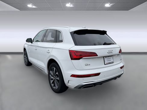 Used 2023 Audi Q5 2.0T Premium w/ Convenience Package image 3