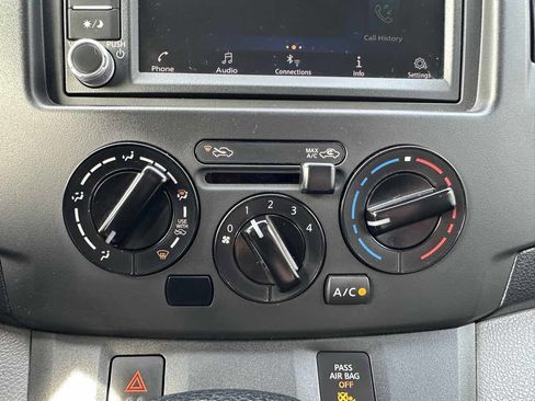 Used 2020 Nissan NV200 S image 22