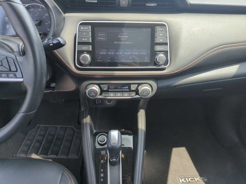 Used 2019 Nissan Kicks SR w/ SR Premium Package FWD image 25