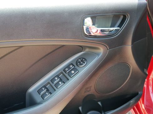 Used 2018 Kia Forte S w/ S Technology Plus Package FWD image 16