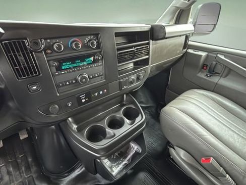 Used 2022 Chevrolet Express 3500 LS image 23