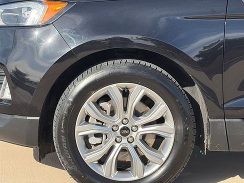 Used 2024 Ford Edge Titanium image 5