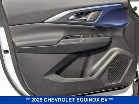 New 2025 Chevrolet Equinox EV LT image 11