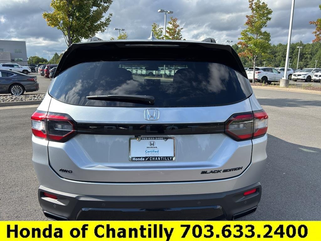Certified 2026 Honda Pilot Black Edition image 6