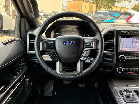 Used 2019 Ford Expedition XLT w/ Equipment Group 202A RWD image 18