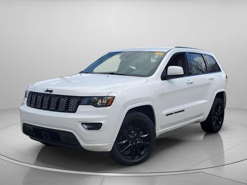 Certified 2021 Jeep Grand Cherokee Laredo X image 2