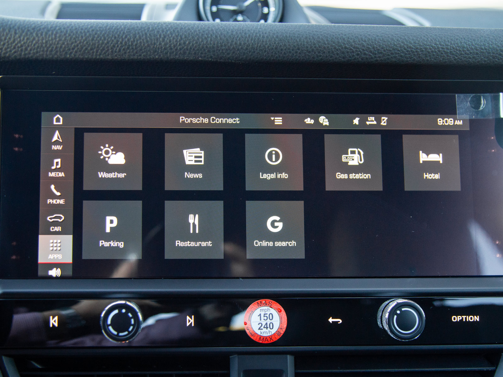 Certified 2024 Porsche Macan S AWD/4WD image 17
